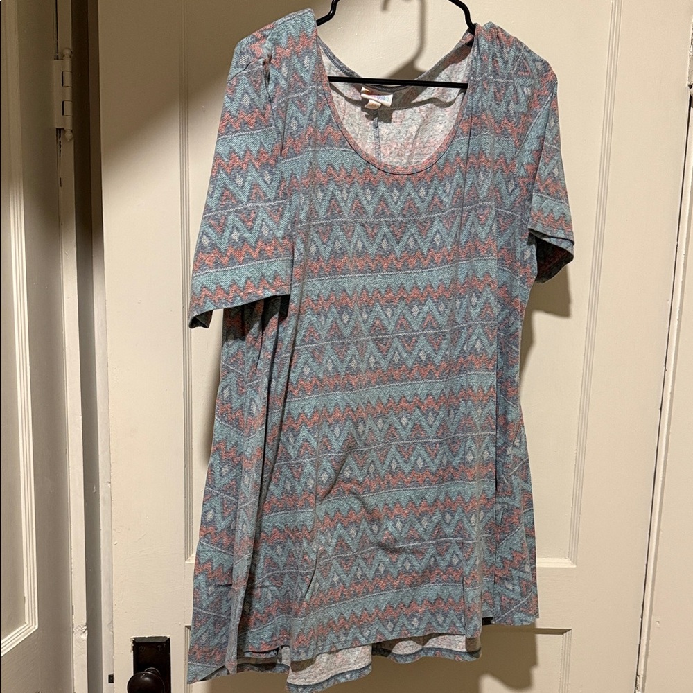 LuLaRoe Blue and Pink Patterned Short Sleeve Top